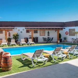 https://casa-mercedes.tenerifehoteles.net
